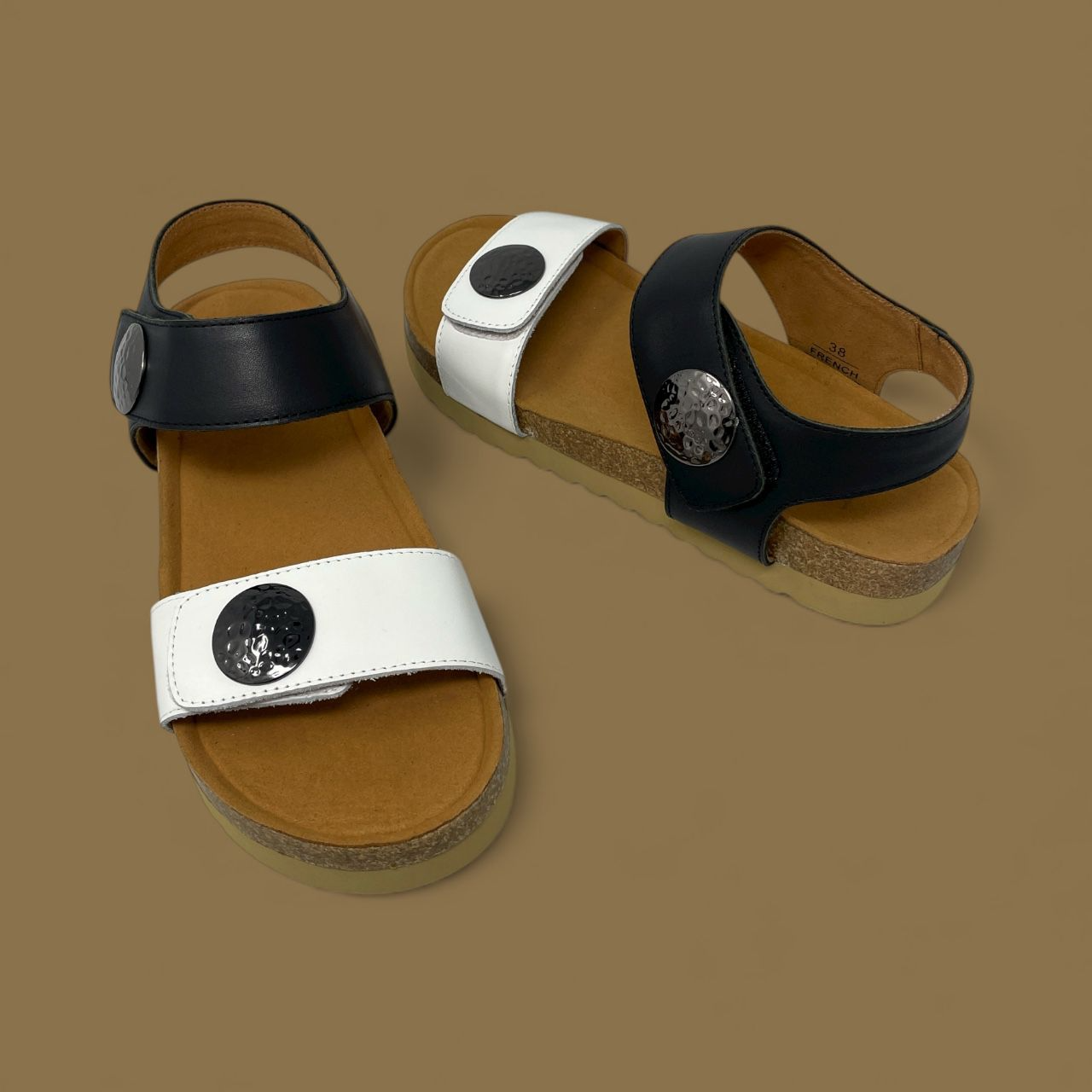 FRENCH COMFORT - NATALIE - SIZE 7.5 - WHITE/BLACK